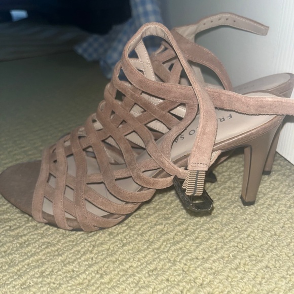 Franco Sarto Cream Brown Suede Heels Size 8 - Picture 2 of 3